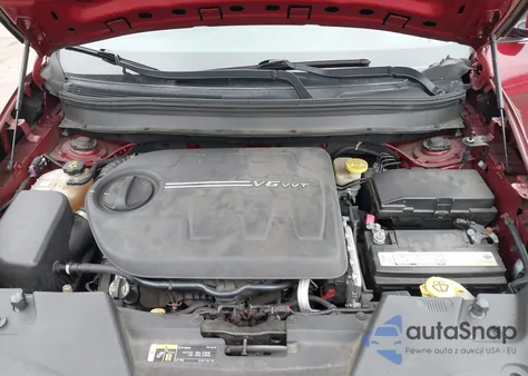 2015 Jeep Cherokee Latitude z USA, uszkodzony, nr VIN 1C4PJMCS6FW594812